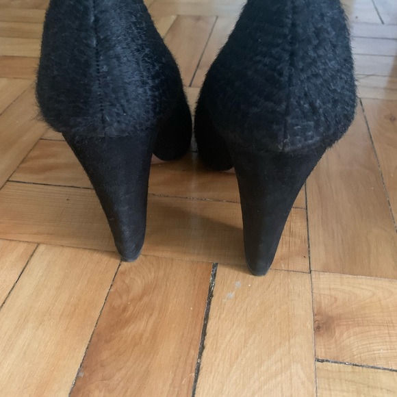 Hoss Intropia Spain Black Suede Pumps Holt Renfrew - Picture 3 of 5